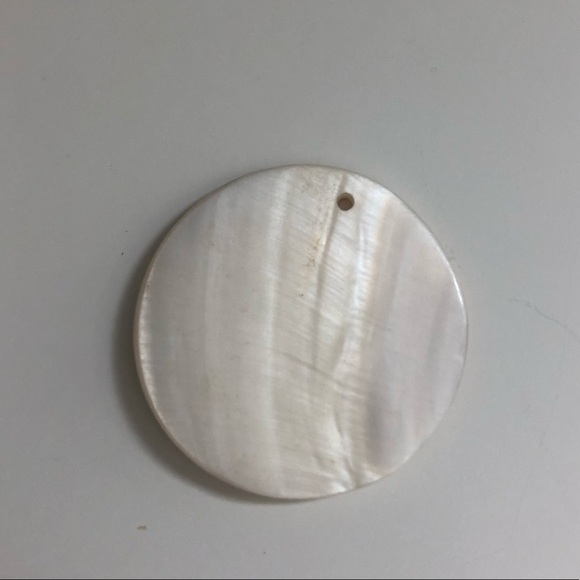 Shell Pendent - Picture 3 of 3